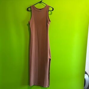 Body conforming maxi dress taupe/brown